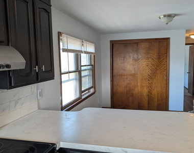 1729 Ferguson Street - Photo Thumbnail 6