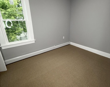 282 Livingston Avenue - Photo Thumbnail 10