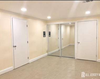 1 Mochen Court - Photo Thumbnail 17
