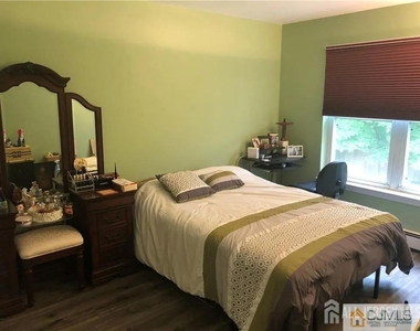 289 Main Street - Photo Thumbnail 12