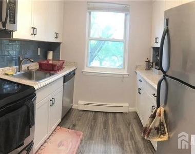 289 Main Street - Photo Thumbnail 6