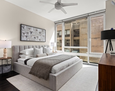 261 W 28th Street - Photo Thumbnail 7
