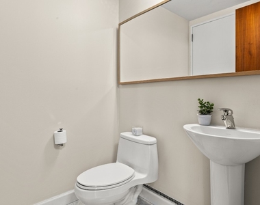 261 W 28th Street - Photo Thumbnail 12
