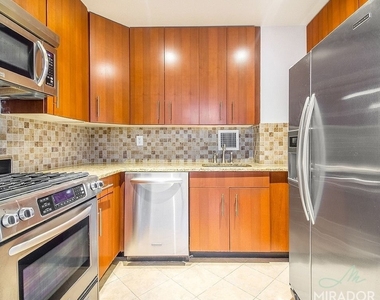 80 Madison Avenue - Photo Thumbnail 3