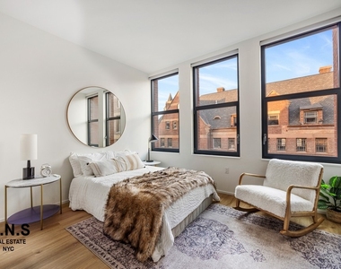 955 Sterling Place - Photo Thumbnail 7