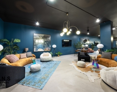 955 Sterling Place - Photo Thumbnail 5