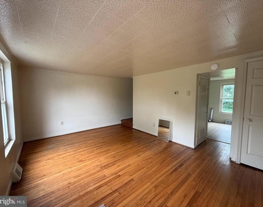 207 E Whitlock Avenue - Photo Thumbnail 8
