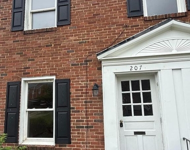 207 E Whitlock Avenue - Photo Thumbnail 1
