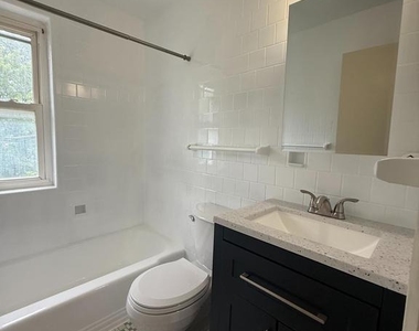 207 E Whitlock Avenue - Photo Thumbnail 7