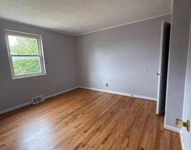 203 E Whitlock Avenue - Photo Thumbnail 8