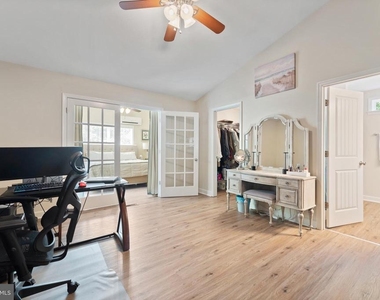 305 Cedar Lane - Photo Thumbnail 20