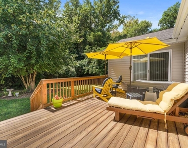 305 Cedar Lane - Photo Thumbnail 23