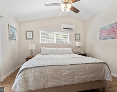 305 Cedar Lane - Photo Thumbnail 18