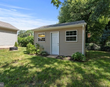 305 Cedar Lane - Photo Thumbnail 27