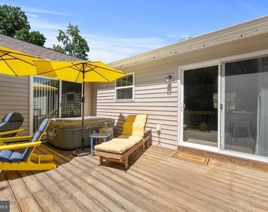 305 Cedar Lane - Photo Thumbnail 22