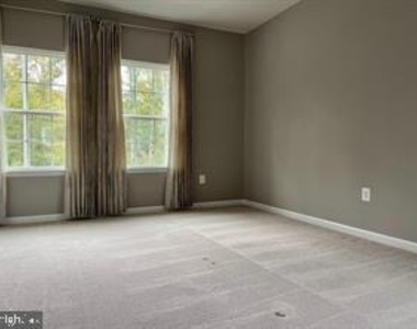 413 Rolling Valley Drive - Photo Thumbnail 9