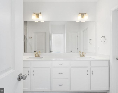 2534 Neabsco Common Place - Photo Thumbnail 5