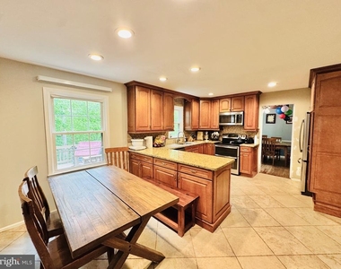 12525 Hedges Run Drive - Photo Thumbnail 13