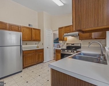 9729 Zimbro Avenue - Photo Thumbnail 10