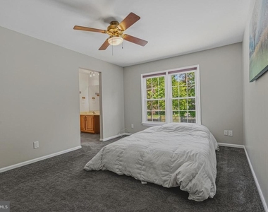 9729 Zimbro Avenue - Photo Thumbnail 14