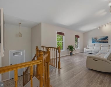 9729 Zimbro Avenue - Photo Thumbnail 2