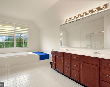 23353 Lennoxville Way - Photo Thumbnail 24