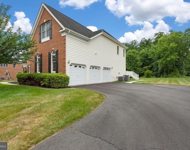 23353 Lennoxville Way - Photo Thumbnail 3