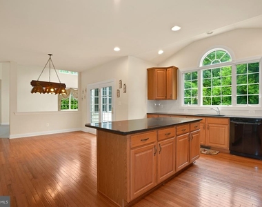 23353 Lennoxville Way - Photo Thumbnail 16
