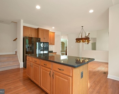 23353 Lennoxville Way - Photo Thumbnail 17