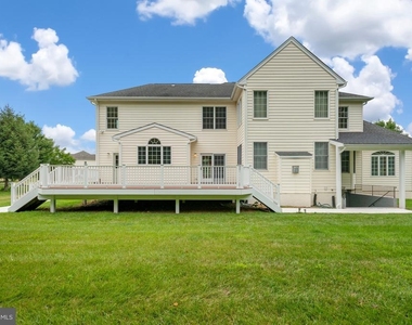 23353 Lennoxville Way - Photo Thumbnail 32