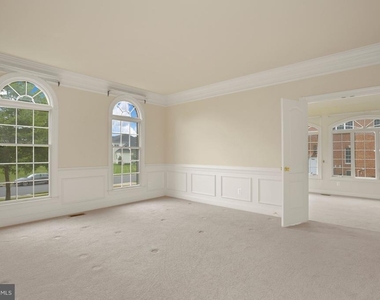 23353 Lennoxville Way - Photo Thumbnail 8