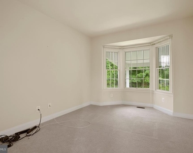 23353 Lennoxville Way - Photo Thumbnail 11