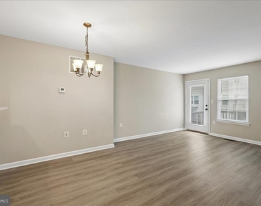 104 Frazer Drive - Photo Thumbnail 13