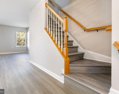 104 Frazer Drive - Photo Thumbnail 16