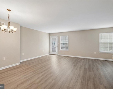 104 Frazer Drive - Photo Thumbnail 15