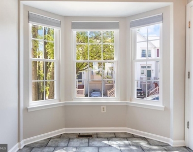 104 Frazer Drive - Photo Thumbnail 5