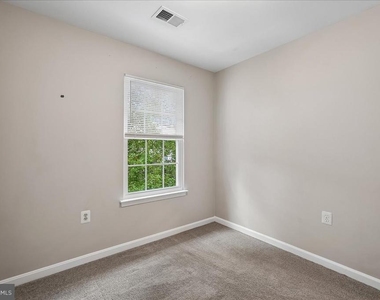104 Frazer Drive - Photo Thumbnail 33