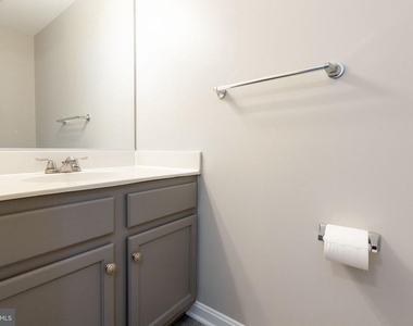 104 Frazer Drive - Photo Thumbnail 9