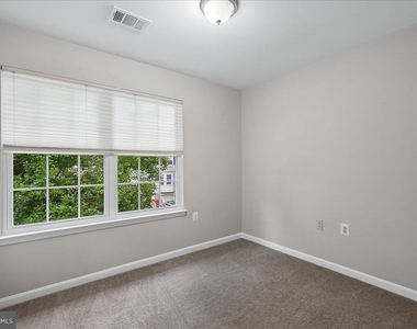 104 Frazer Drive - Photo Thumbnail 29