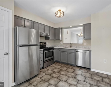 104 Frazer Drive - Photo Thumbnail 9