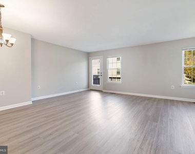 104 Frazer Drive - Photo Thumbnail 11