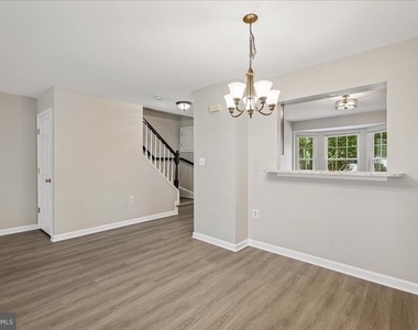 104 Frazer Drive - Photo Thumbnail 12