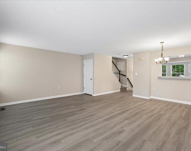 104 Frazer Drive - Photo Thumbnail 19