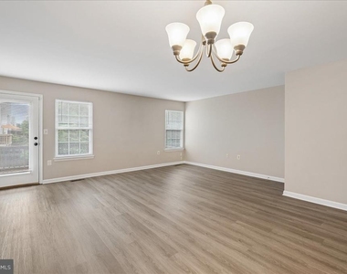 104 Frazer Drive - Photo Thumbnail 14