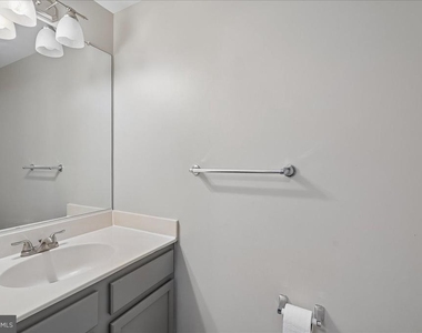 104 Frazer Drive - Photo Thumbnail 20