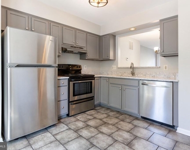 104 Frazer Drive - Photo Thumbnail 6