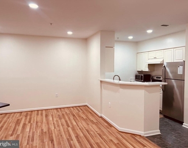 2204 Westcourt Lane - Photo Thumbnail 4