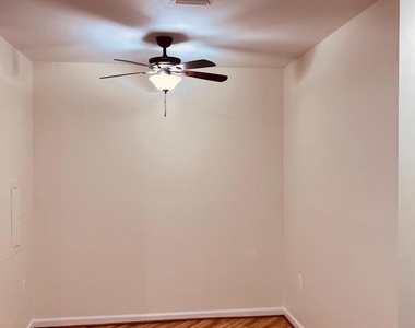2204 Westcourt Lane - Photo Thumbnail 10