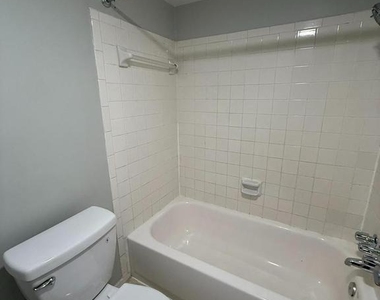 3100 S Manchester Street - Photo Thumbnail 8