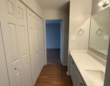 3100 S Manchester Street - Photo Thumbnail 9